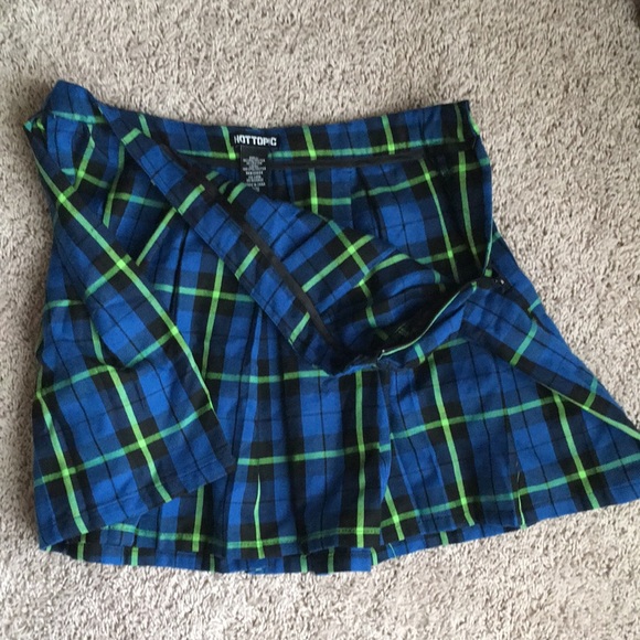 Pleated blue skirt - Picture 2 of 3